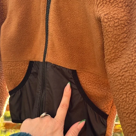 Toddler’s North Face Fleece Hoodie - Picture 4 of 8